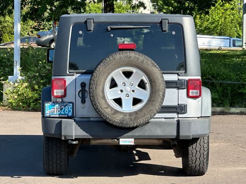 Used 2013 Jeep Wrangler Sport AWD/4WD image 7