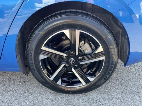 Used 2024 Nissan Sentra SV FWD image 11