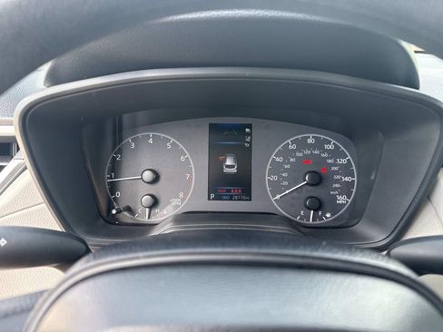 Used 2024 Toyota Corolla Cross L image 27