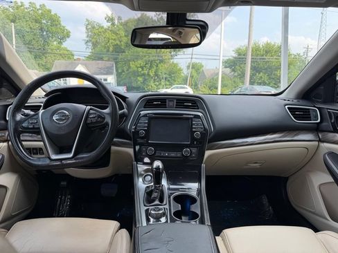Used 2016 Nissan Maxima Platinum w/ Interior Lighting Package FWD image 19