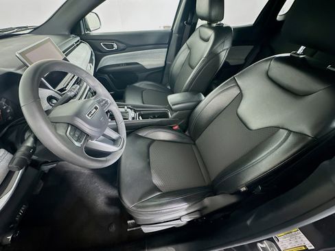 Used 2023 Jeep Compass Latitude AWD/4WD image 13