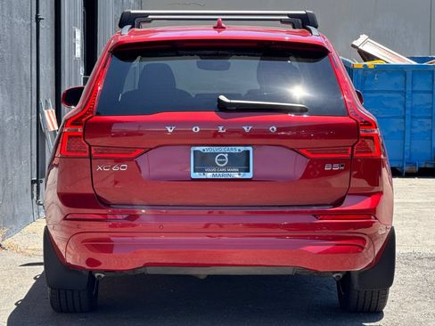 Used 2022 Volvo XC60 B5 Momentum w/ Advanced Package AWD/4WD image 7