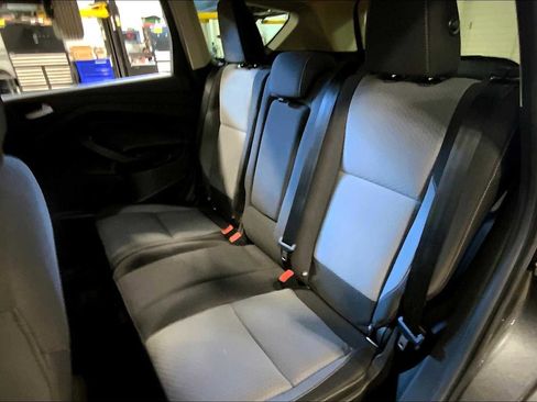 Used 2017 Ford Escape SE AWD/4WD image 19