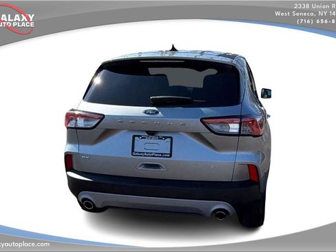 Used 2022 Ford Escape SE image 6