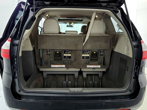 Certified 2017 Toyota Sienna XLE Premium AWD/4WD image 19