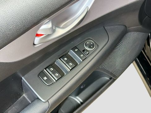 Used 2024 Kia Forte LXS FWD image 18