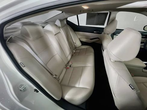 Used 2020 Nissan Altima 2.0 Platinum FWD image 30
