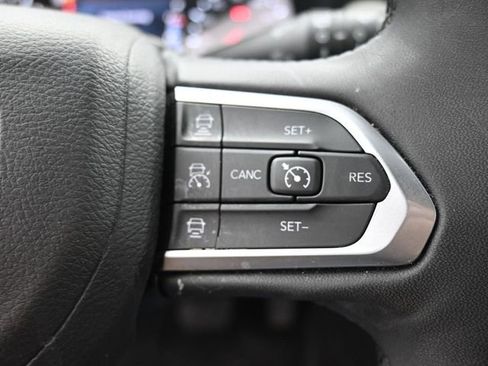 Used 2025 Jeep Compass Limited image 26