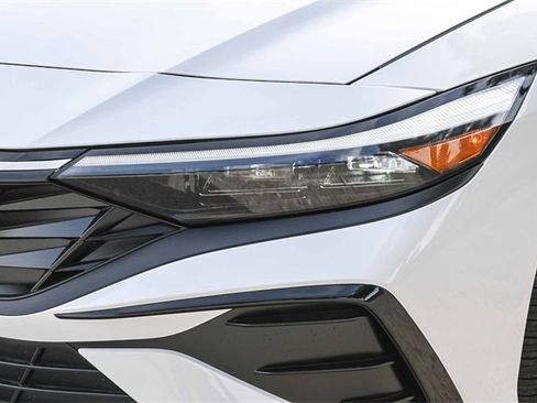 New 2026 Hyundai Elantra Limited image 12