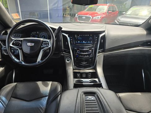 Used 2018 Cadillac Escalade ESV Platinum AWD/4WD image 19