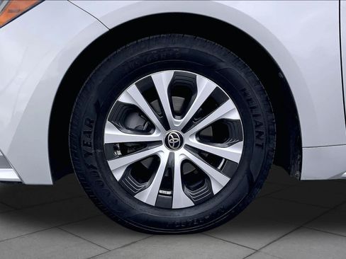 Used 2022 Toyota Corolla LE FWD image 11