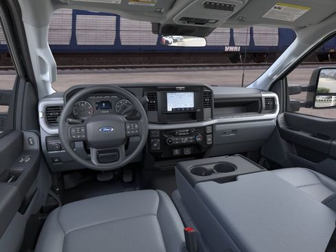 New 2026 Ford F550 4x4 Regular Cab Super Duty image 9