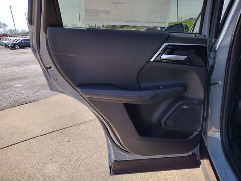New 2026 Mitsubishi Outlander AWD image 32