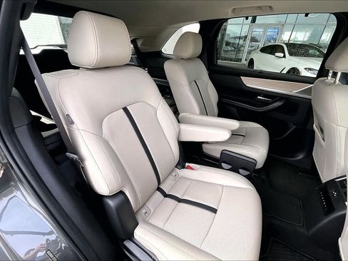 Used 2024 MAZDA CX-90 3.3 Turbo w/ Preferred Package image 22