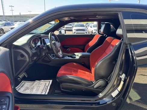 Used 2016 Dodge Challenger R/T Scat Pack w/ Leather Interior Group image 22