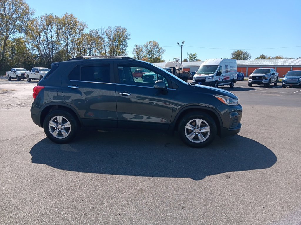 Used 2018 Chevrolet Trax LT w/ LT Convenience Package FWD image 4