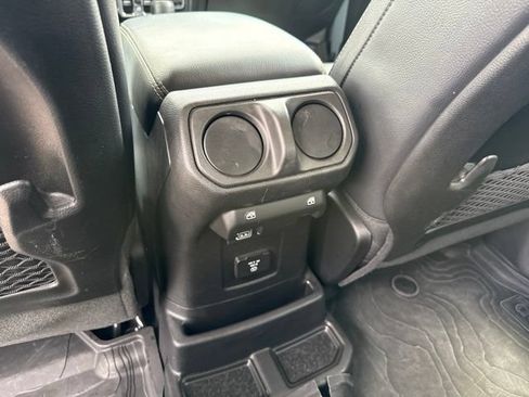 Used 2024 Jeep Wrangler Unlimited Sahara w/ Technology Group AWD/4WD image 18