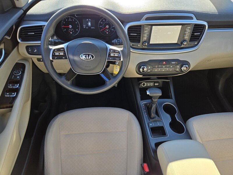 Used 2019 Kia Sorento FWD image 13