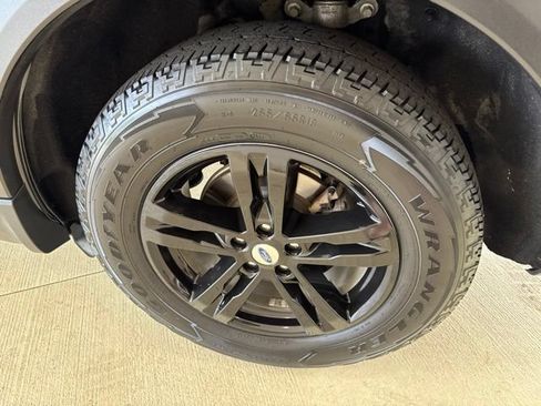 Used 2020 Ford Explorer XLT w/ Equipment Group 202A AWD/4WD image 39