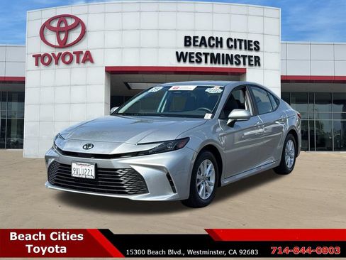 Used 2025 Toyota Camry LE w/ Convenience Package FWD image 6