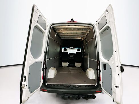 Used 2026 Mercedes-Benz Sprinter 2500 image 25