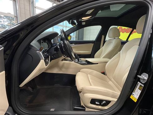 Used 2018 BMW 530i w/ Premium Package RWD image 10