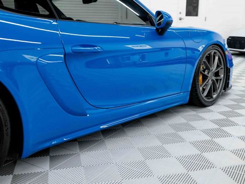 Used 2022 Porsche 718 Cayman GT4 image 23