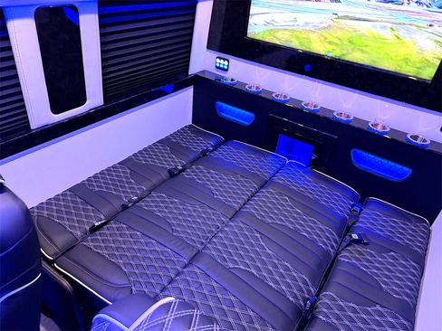 Used 2024 Mercedes-Benz Sprinter 3500 image 31