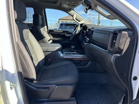 Used 2024 Chevrolet Silverado 1500 LT Trail Boss w/ Protection Package image 15