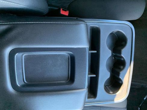 Used 2017 GMC Yukon XL SLE w/ HD Trailering Package image 32