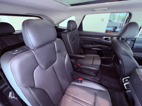 Used 2022 Kia Sorento SX AWD/4WD image 13