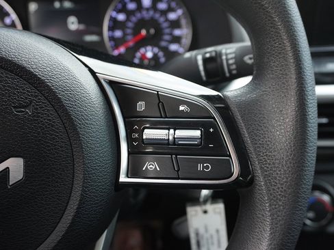 Used 2023 Kia Forte LXS image 38