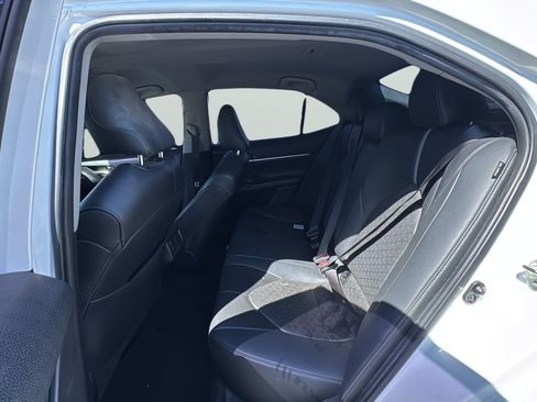 Used 2019 Toyota Camry XSE w/ Navigation Package FWD image 33