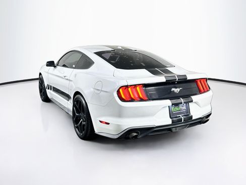 Used 2019 Ford Mustang Coupe RWD image 5