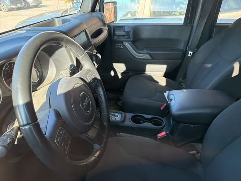 Used 2018 Jeep Wrangler Unlimited Sport S image 9