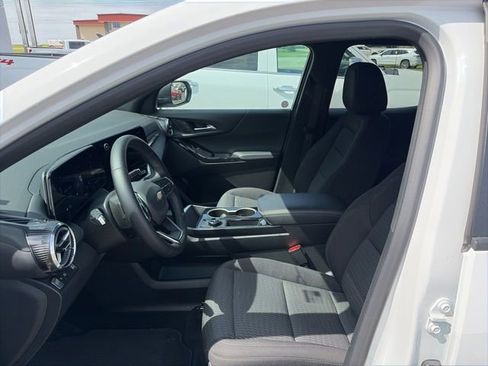 Used 2026 Chevrolet Equinox LT FWD image 7