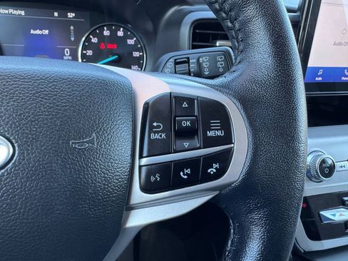 Used 2022 Ford Explorer XLT AWD/4WD image 19