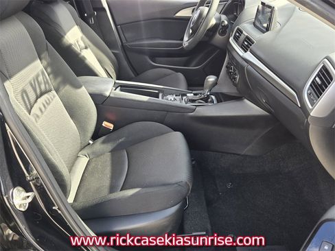 Used 2018 MAZDA MAZDA3 Sport image 19