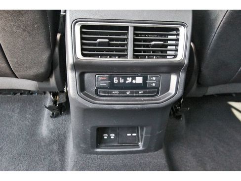 Used 2025 Volkswagen Atlas SE FWD image 14