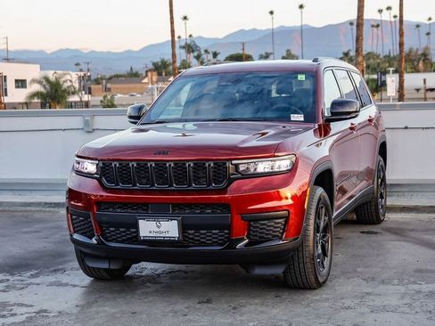 New 2025 Jeep Grand Cherokee L Altitude image 4