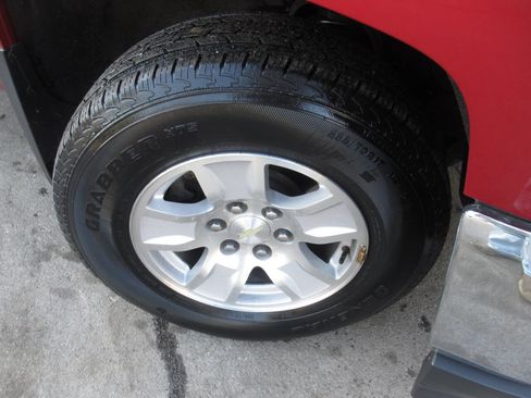 Used 2018 Chevrolet Silverado 1500 LT w/ All Star Edition AWD/4WD image 4