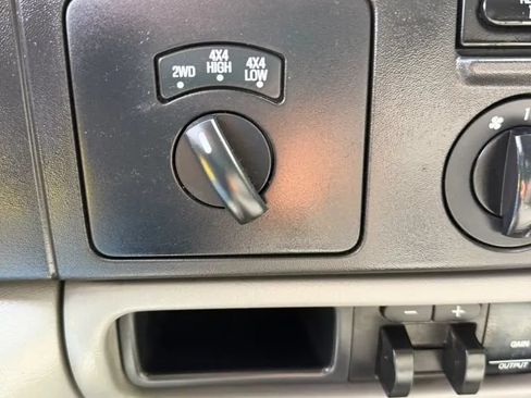 Used 2006 Ford F250 XLT AWD/4WD image 14