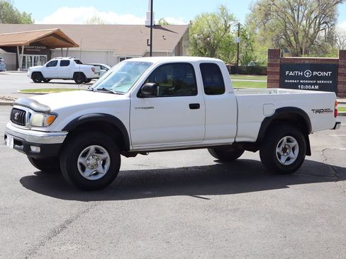 Used 2001 Toyota Tacoma 4x4 Xtracab V6 image 10