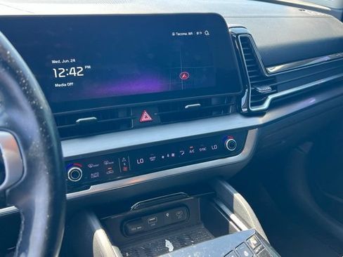 Certified 2023 Kia Sportage EX AWD/4WD image 17