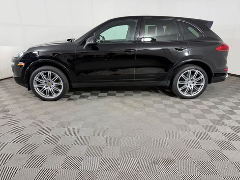 Used 2018 Porsche Cayenne Platinum Edition AWD/4WD image 2