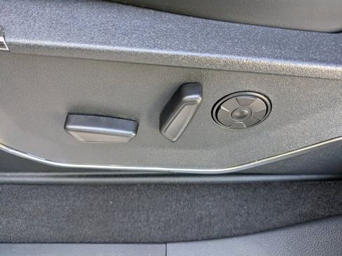 Certified 2025 Ford F350 Platinum image 20