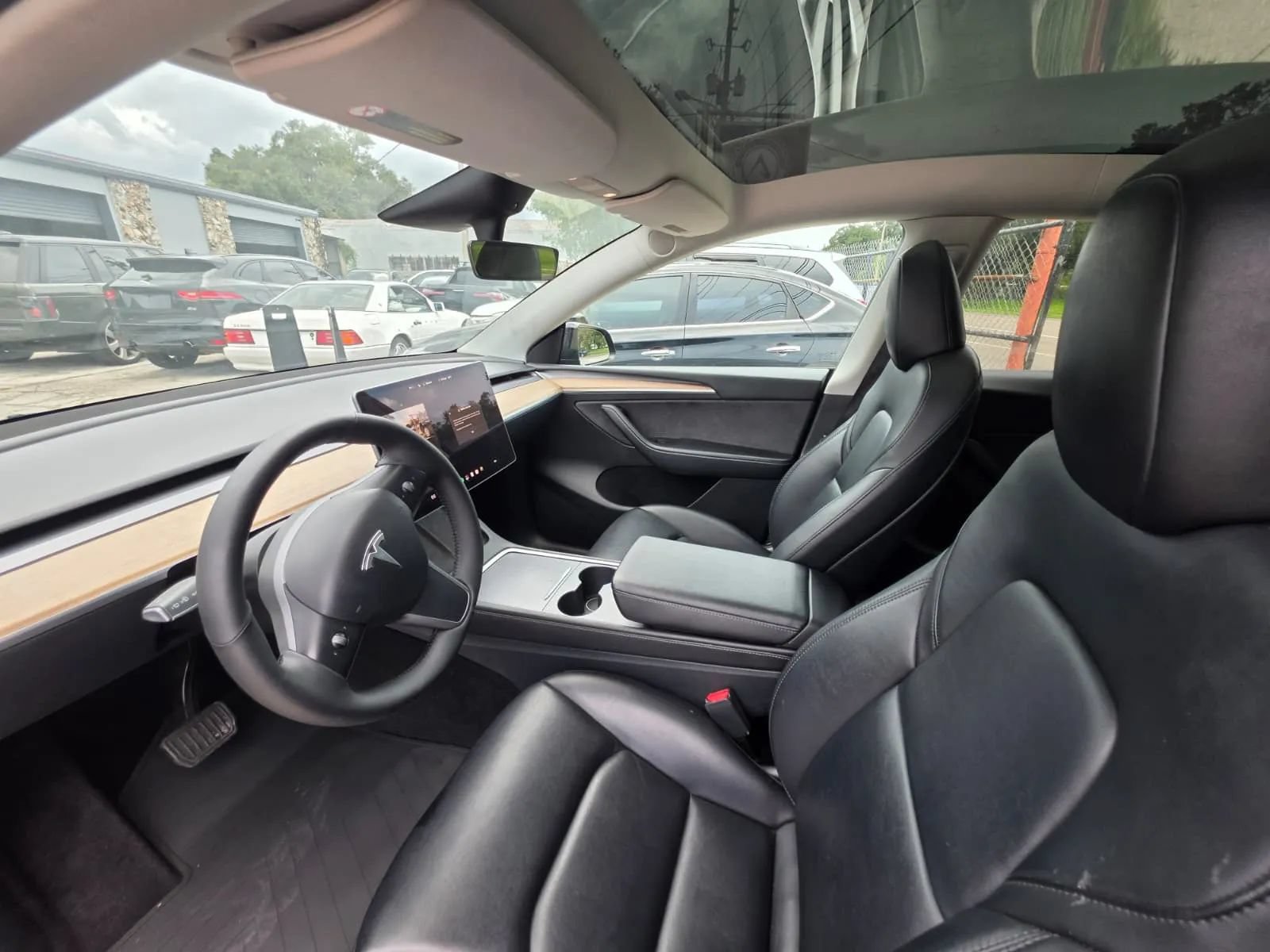 Used 2023 Tesla Model Y AWD image 9