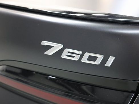 Used 2025 BMW 760i xDrive w/ Executive Package image 70