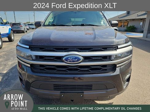 Used 2024 Ford Expedition XLT AWD/4WD image 3
