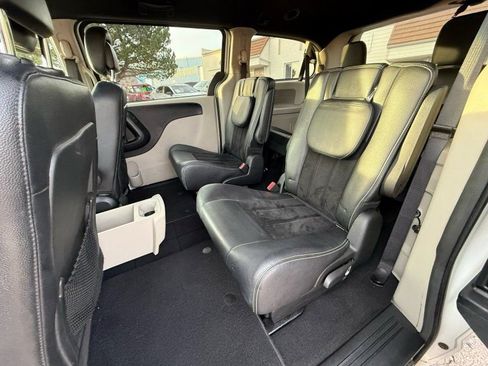 Used 2017 Dodge Grand Caravan SXT image 13